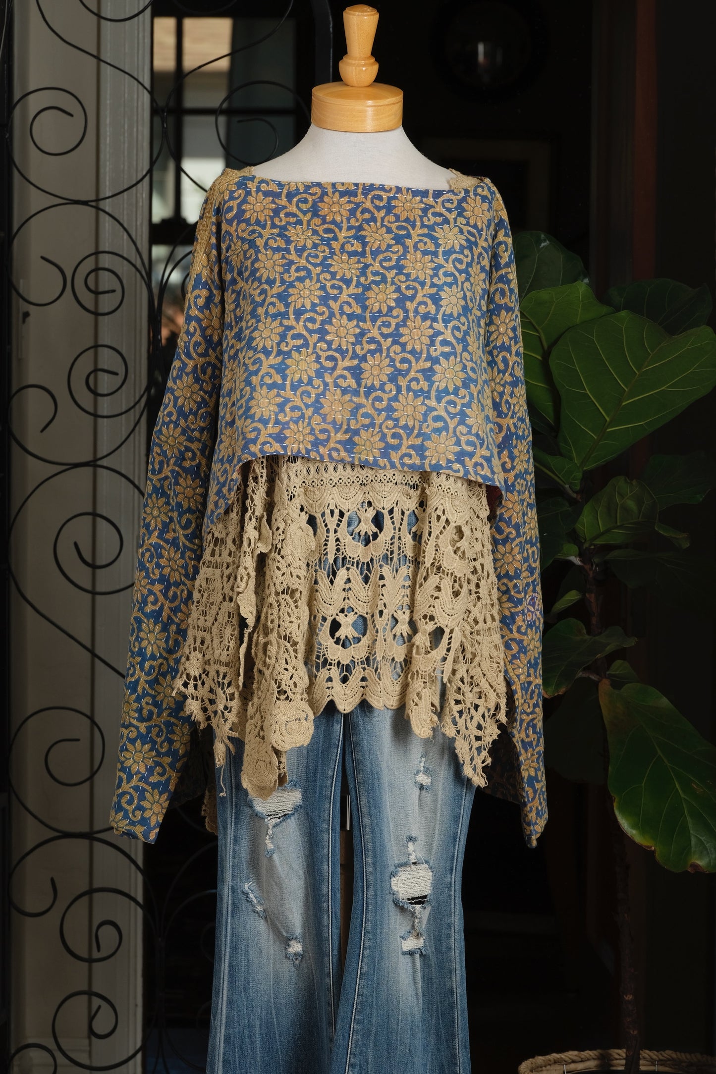 Crop Top in Golden Daisy