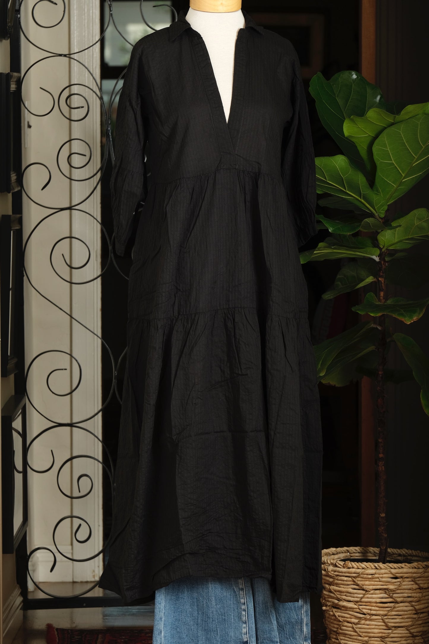 Chic Summer Dress in Black