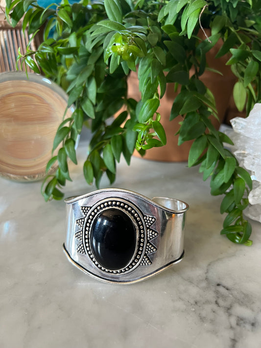 Pia Cuff in Onyx