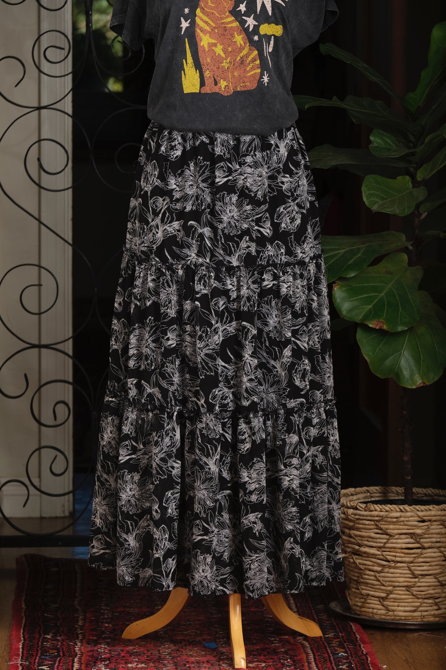 Maxi Skirt in Sketched Flower