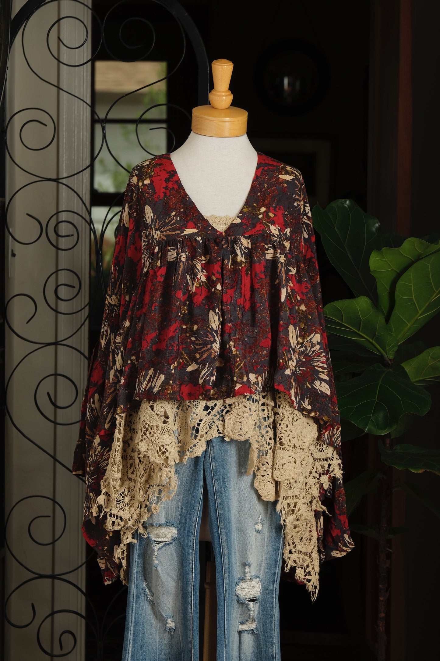 Gold Dust Crop Top in Abstract Daisy