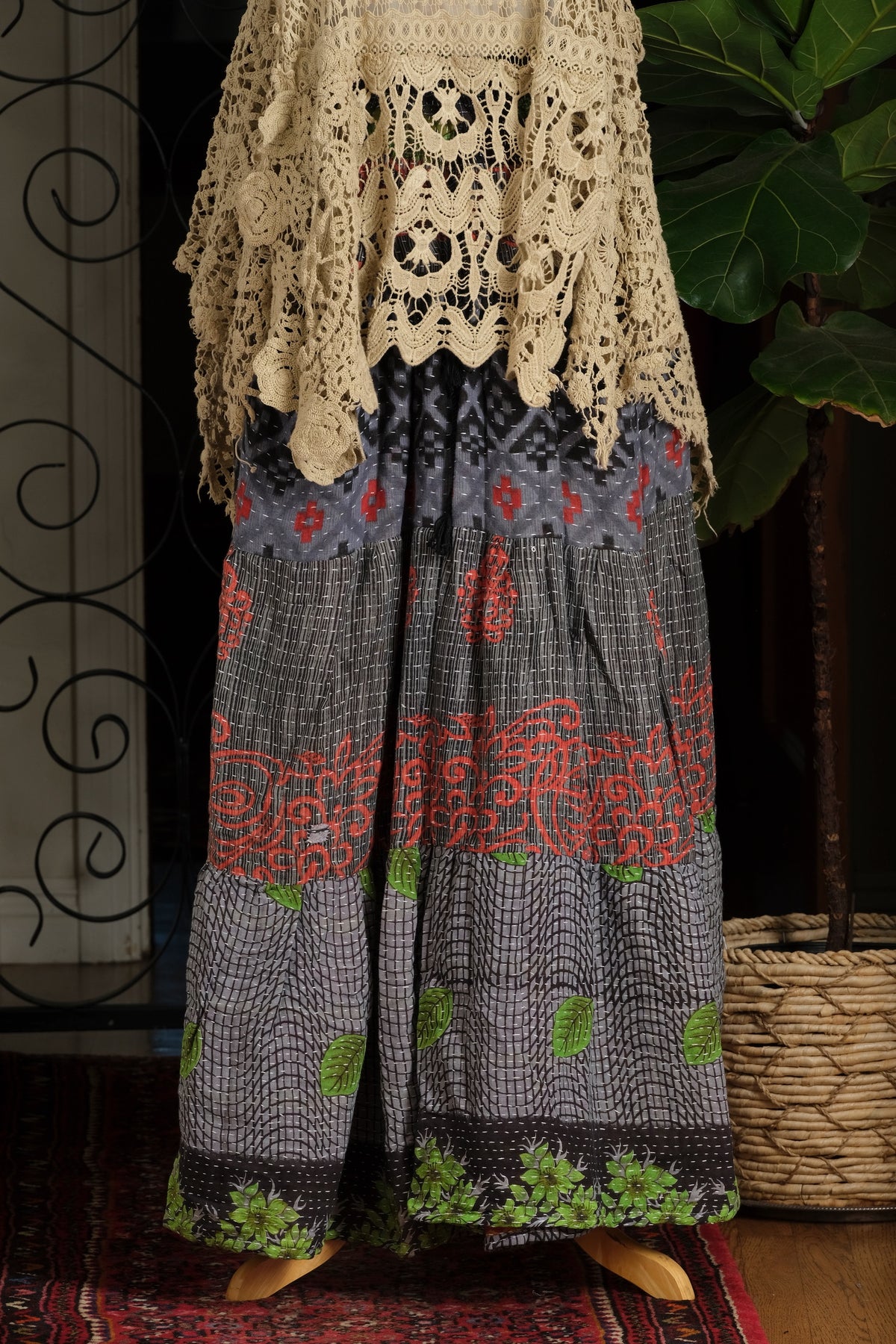 Pocket Pant in Charcoal Garden