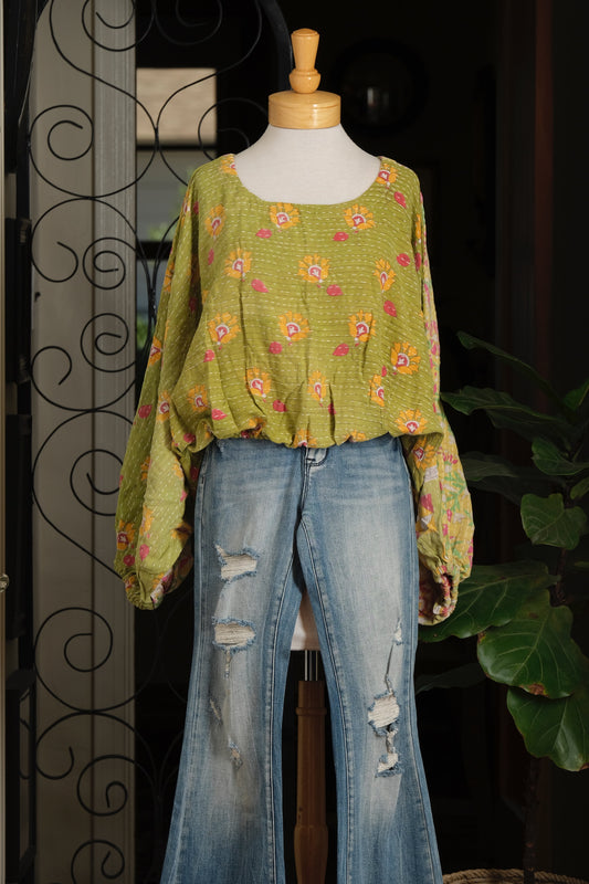 Gathering Top in Little Gold Lotus