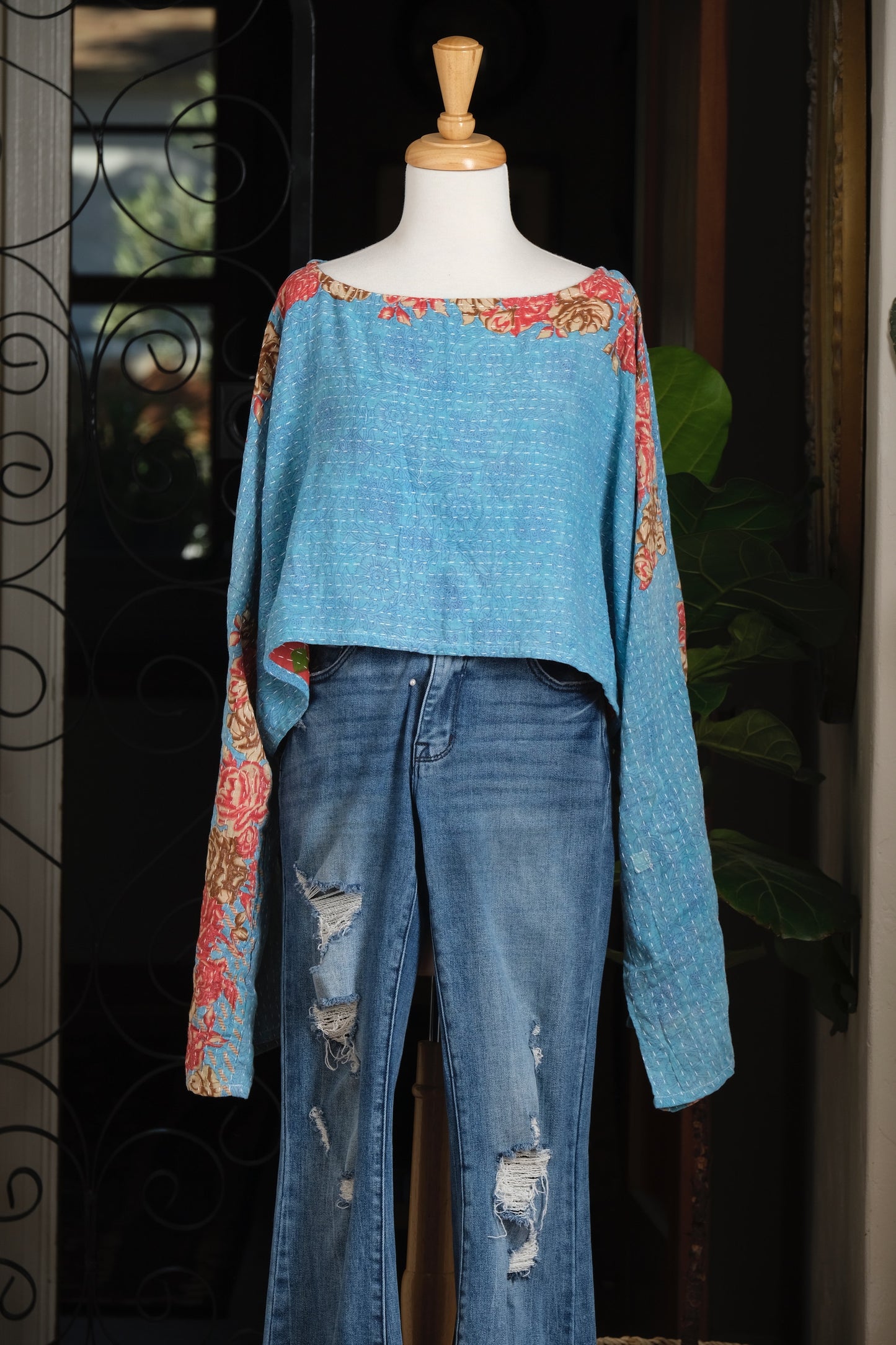 Crop Top in Roses and Sky