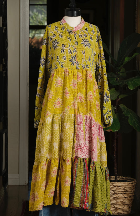 Majestic Duster Dress in Black Dotted Daisy