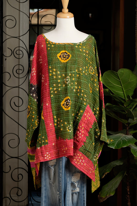 Kantha Pullover in Green Pink
