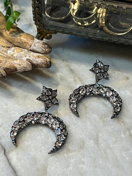 Pave Moon Earring – Chateau Bel Age Boutique