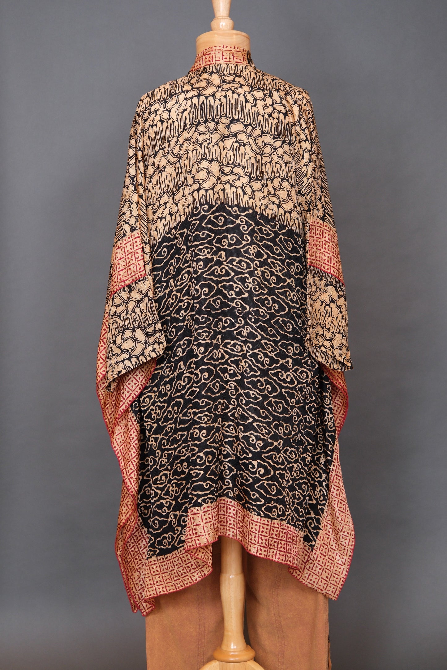 Cloud Dreamer Duster in Black & Ivory