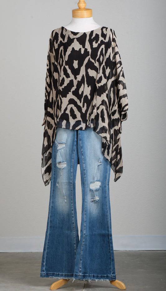 Silky Top in Abstract Black & Ivory