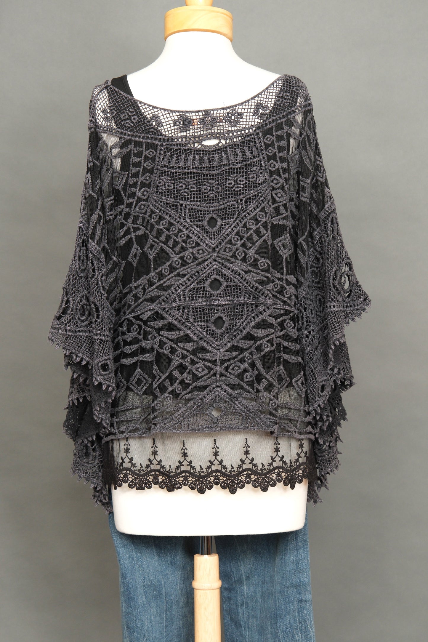 Santa Maria Top in Vintage Black Lace
