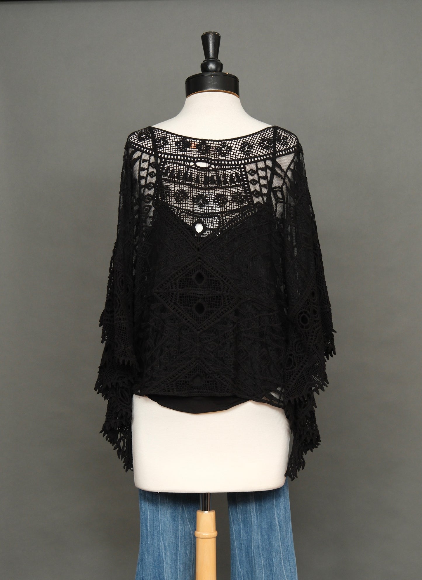 Santa Maria Top in Black Lace