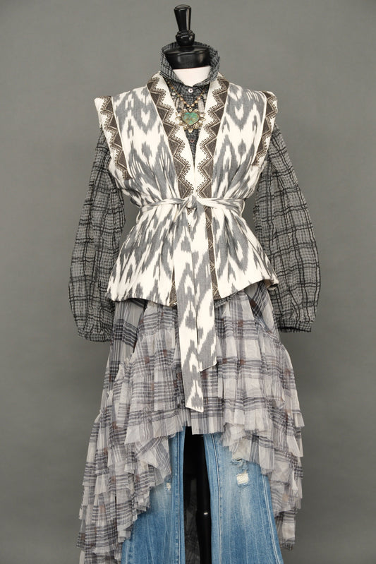 Mythic Vest in Silver Moon