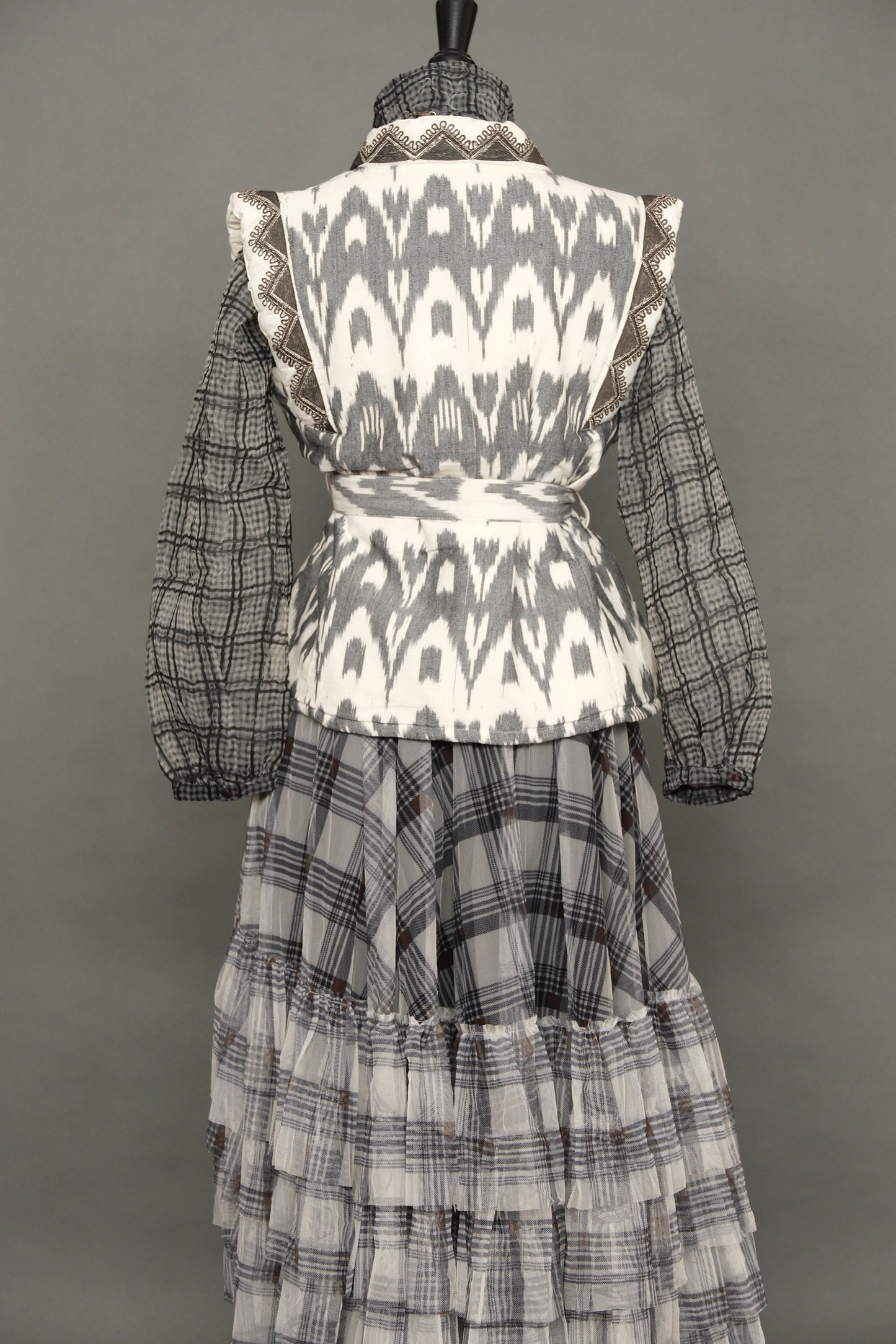 Mythic Vest in Silver Moon