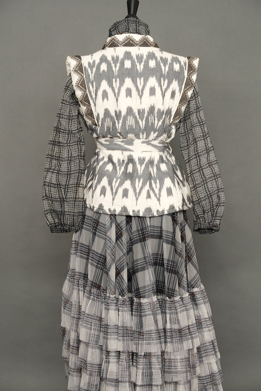 Mythic Vest in Silver Moon