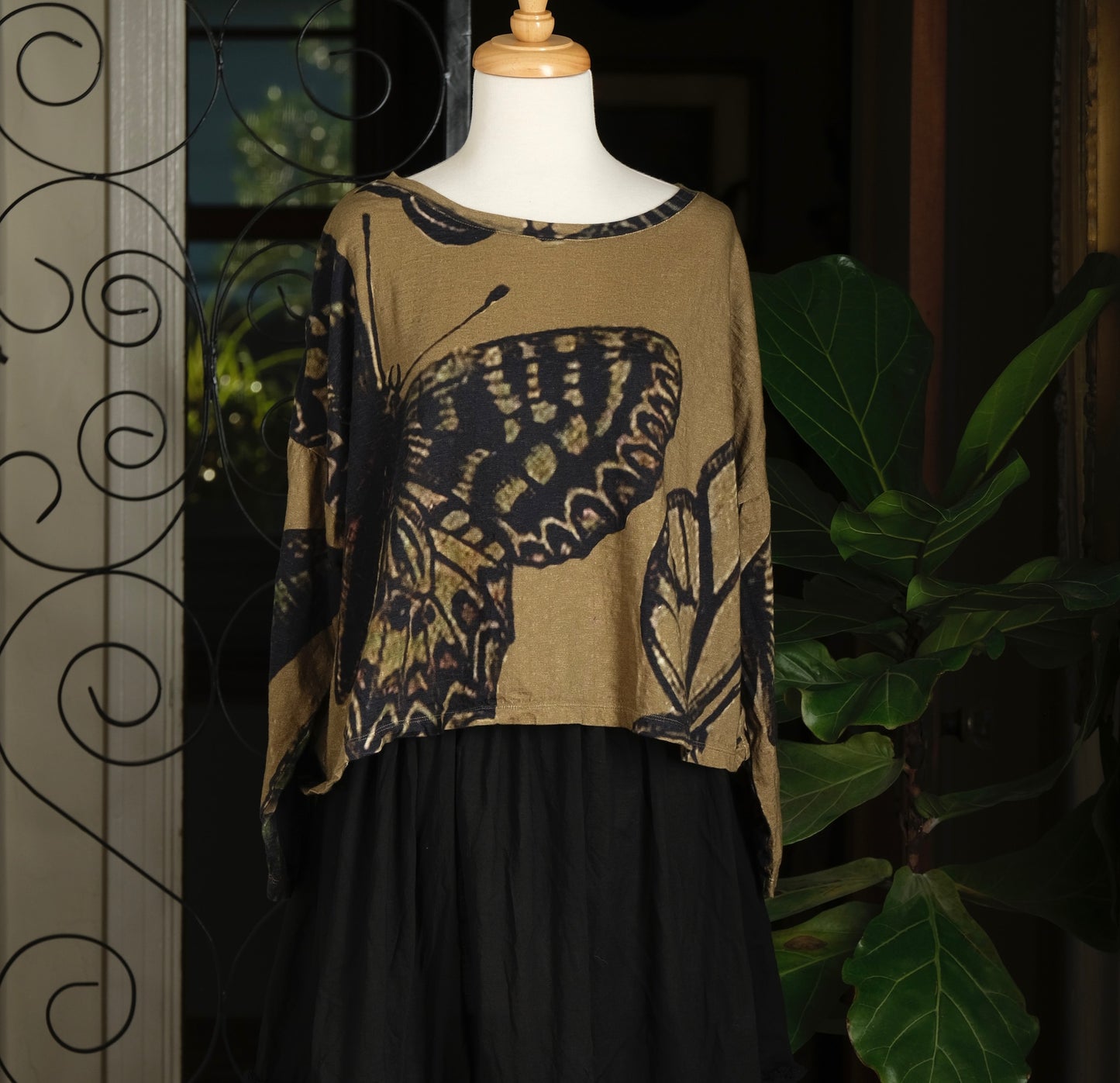 Crop T in Dark Butterfly