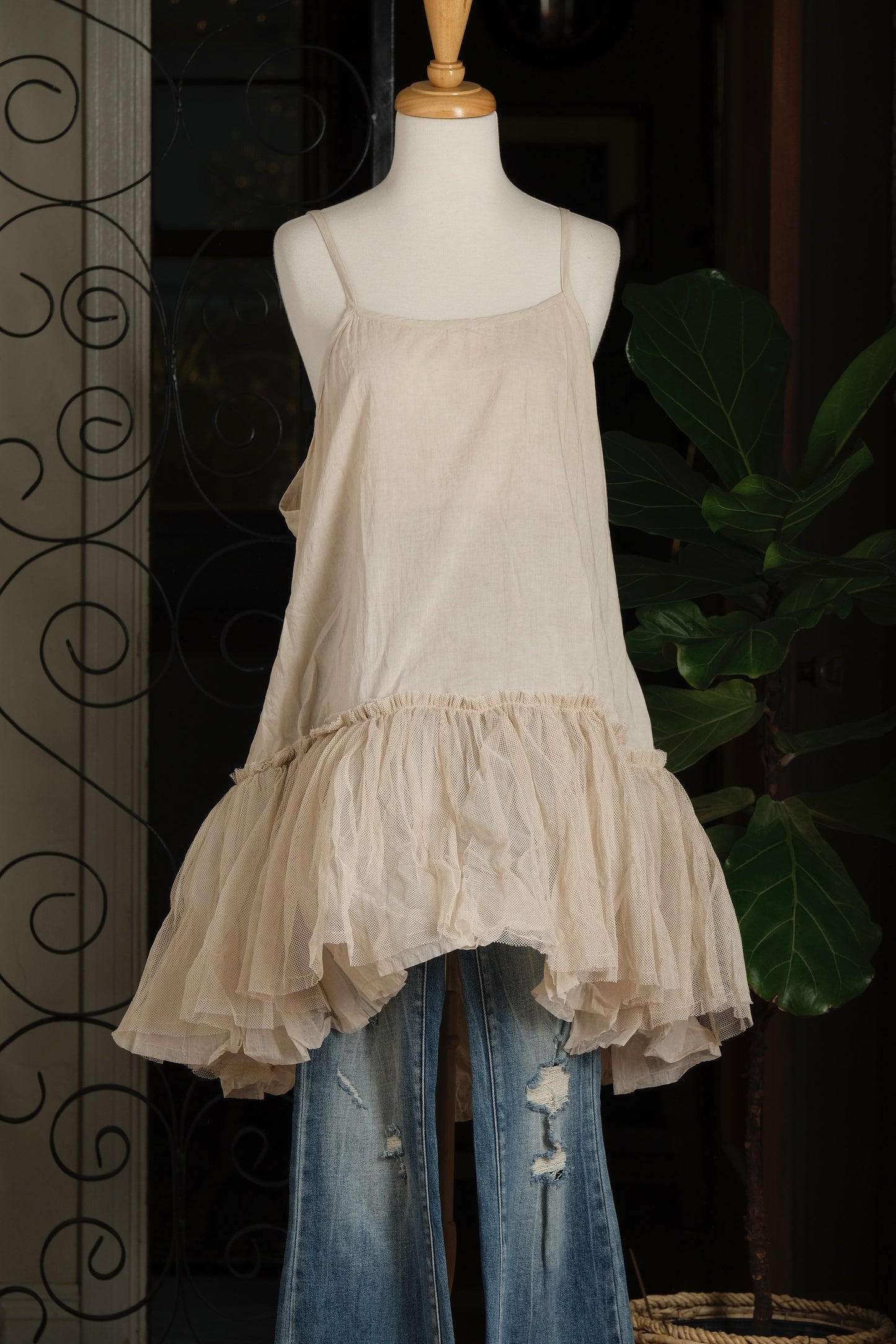 Low Waisted Foundation Cami in Oat