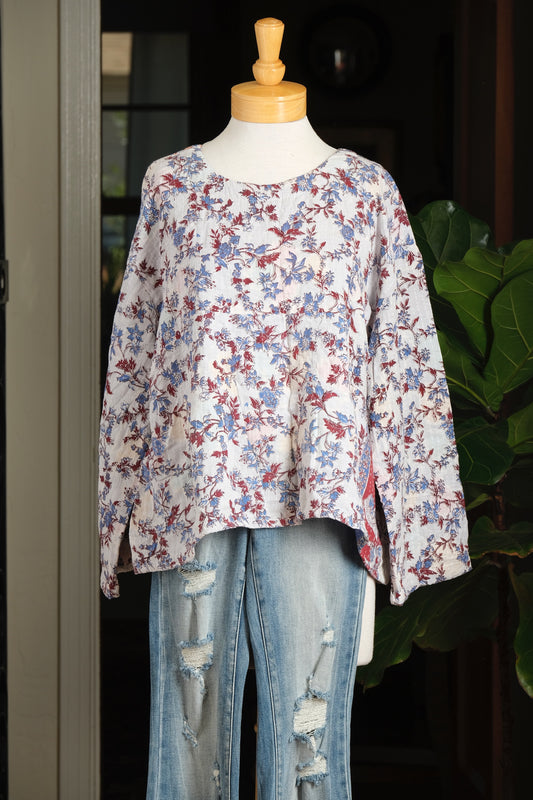 Wander Top in American Beauty