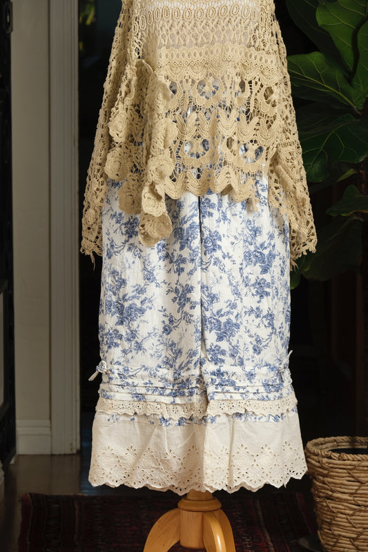 Bloomers in Blue Willow