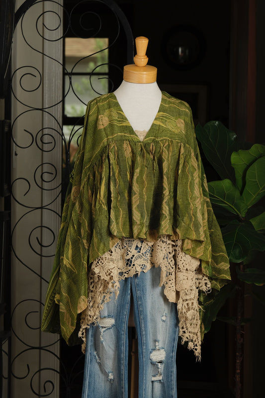 Gold Dust Crop Top in Green Tulip