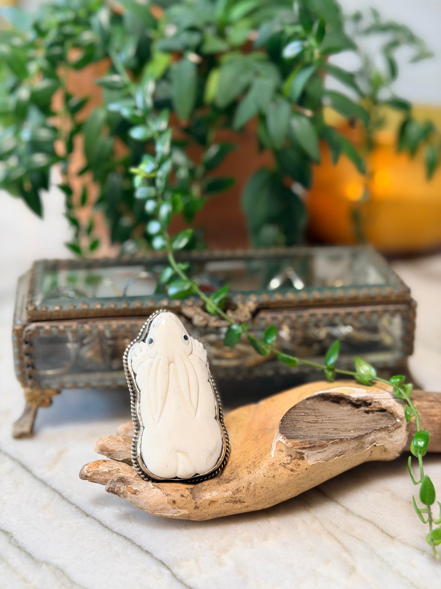 Bunny Ring 1749 – Chateau Bel Age Boutique