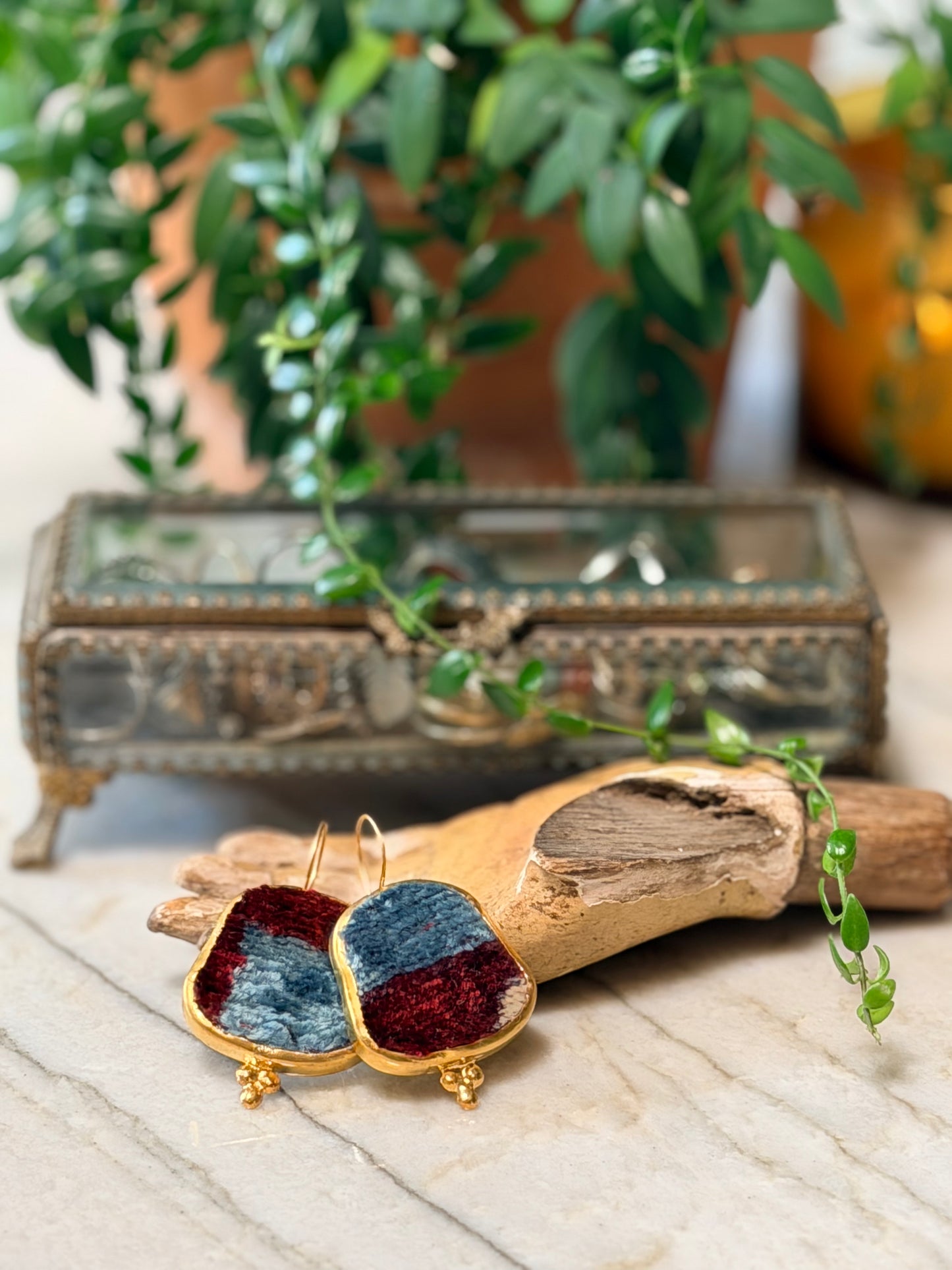 Caravan Earring in Merlot Smoke – Chateau Bel Age Boutique (view 2)