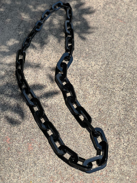 Chain Link  Necklace In Black