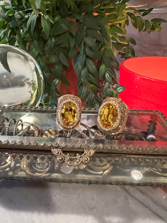 Society Ring in Gold with Golden Topaz