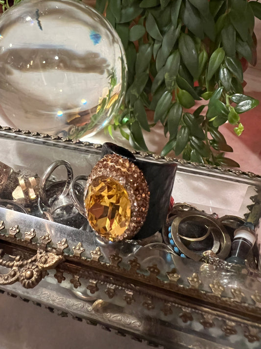 Society Ring in Black with Golden Topaz