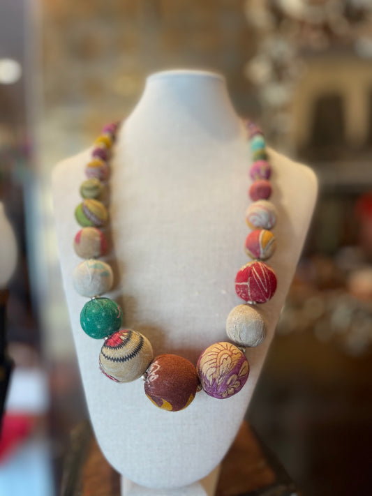 Sari Necklace in Graduated Statement