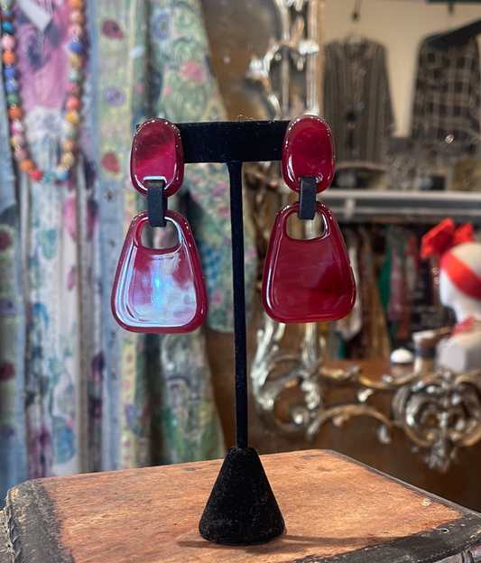 Mod Lucite Earrings in Merlot