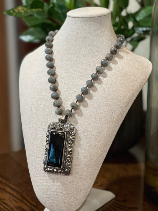 Onyx Pendant 1642