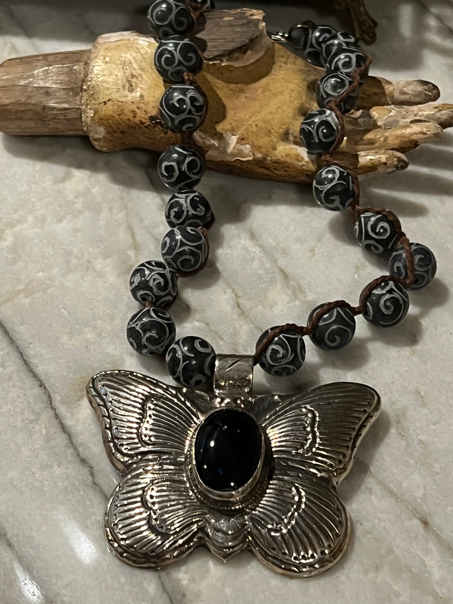 Onyx Butterfly 1680