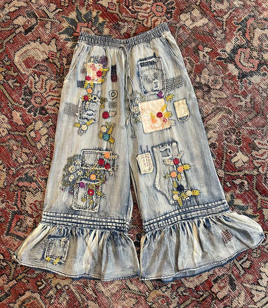 jean
embroidery
patches
pants
Pant
le bel age boutique
le bel age
chateau bel age
bloomers
