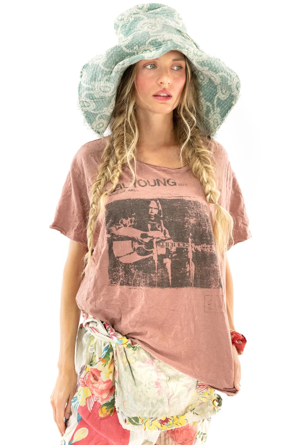 Carnegie Hall T by Magnolia Pearl