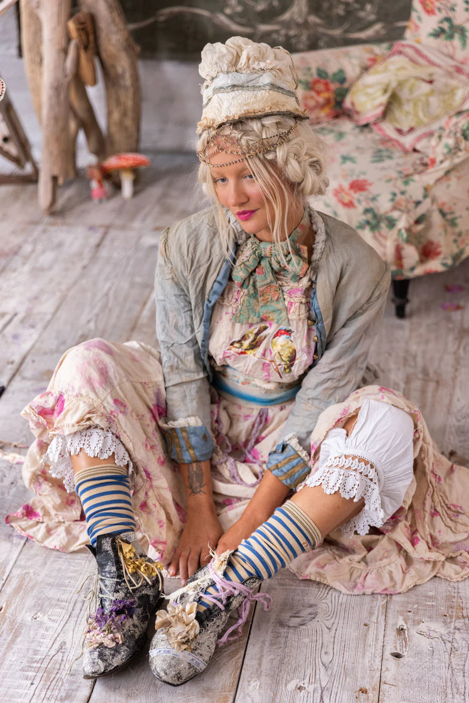 Louis Bowtie Jabot 085 in Perianth