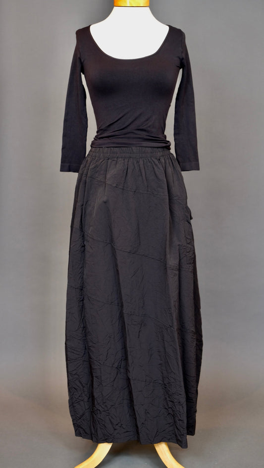 Hollis One Pocket Maxie Skirt in Sport Taffeta Black