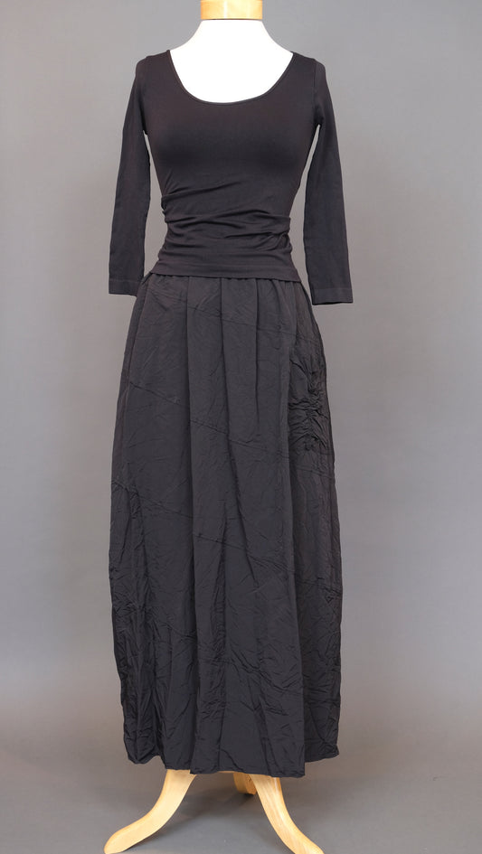 Hollis One Pocket Maxie Skirt in Sport Taffeta Black