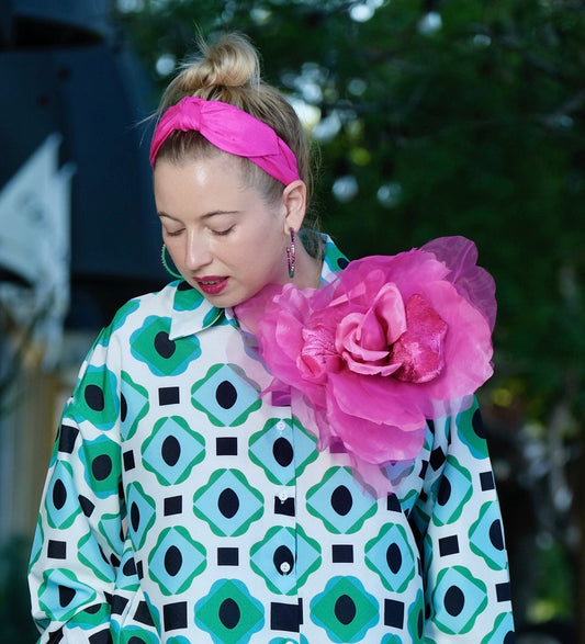 Flora Flower in Hot Pink
