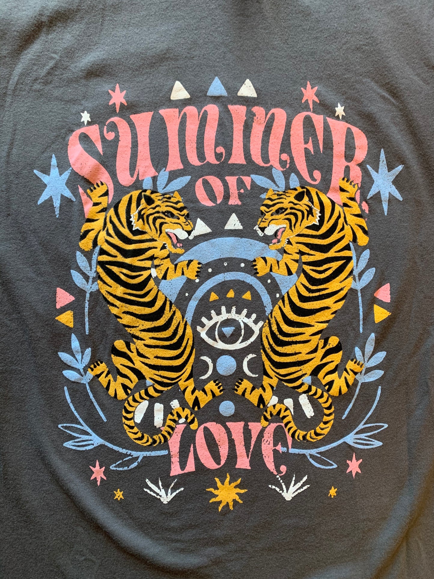 Summer Of Love Tiger T-Shirt in Vintage Grey