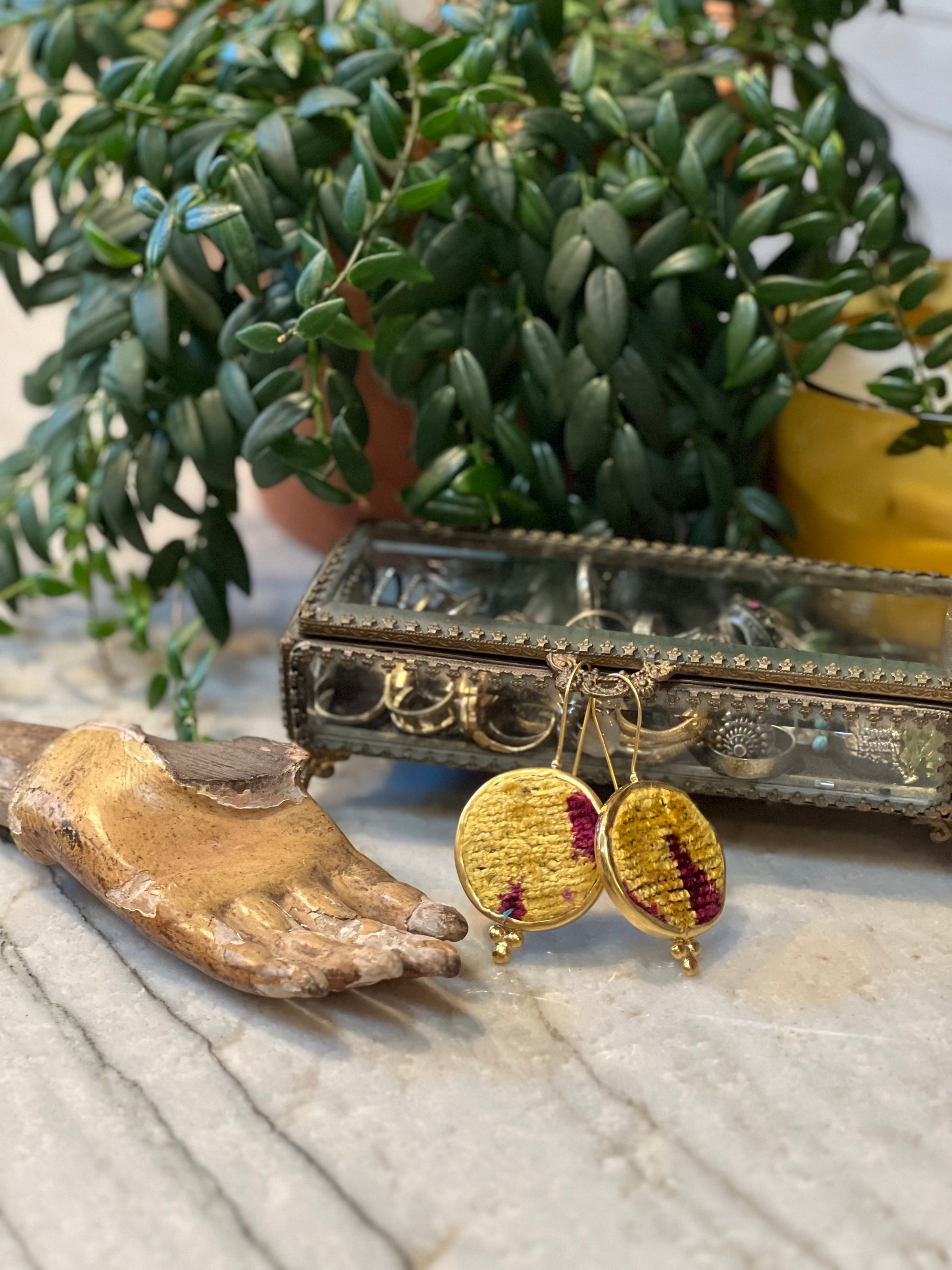 Caravan Earring in Golden Circle – Chateau Bel Age Boutique (view 2)