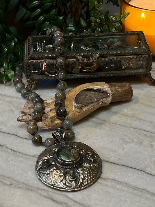 Labradorite Amulet 1552