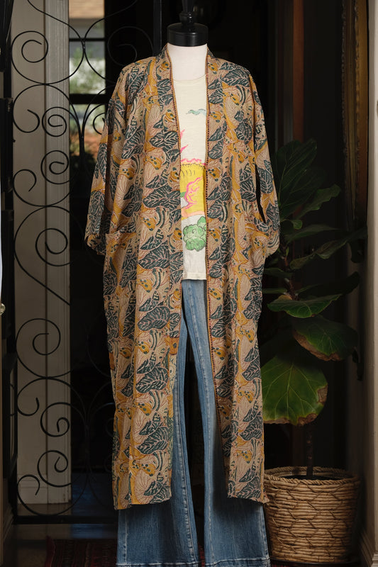 Silky Duster in Woodblock Leaf