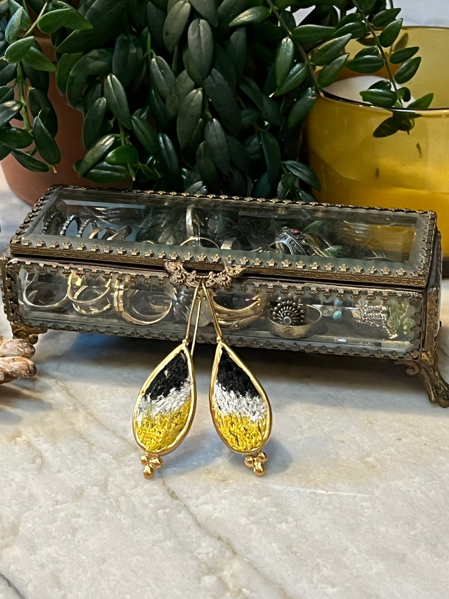 Caravan Earring in Yellow Black