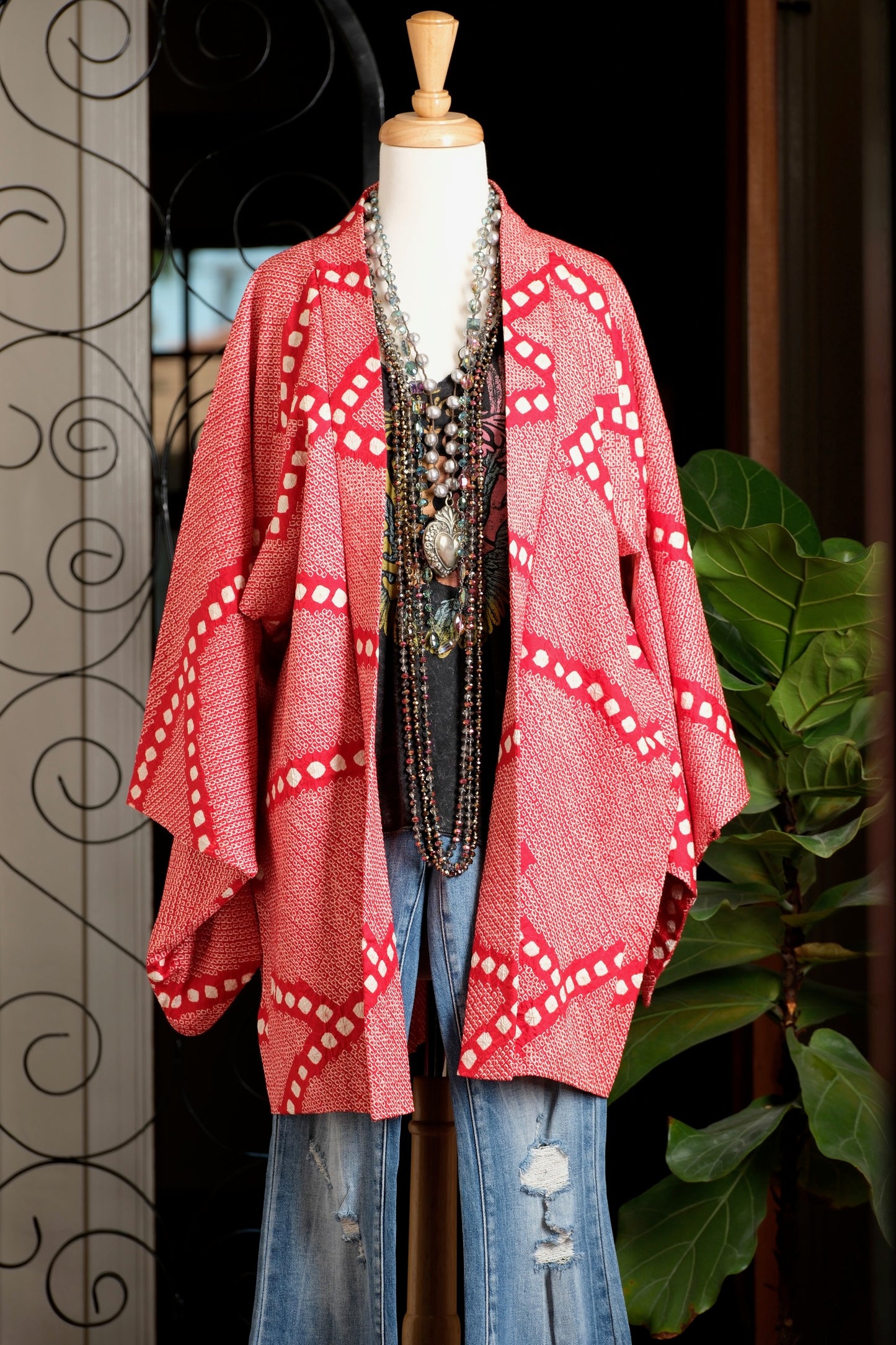 Vintage Kimono in White Dot Red