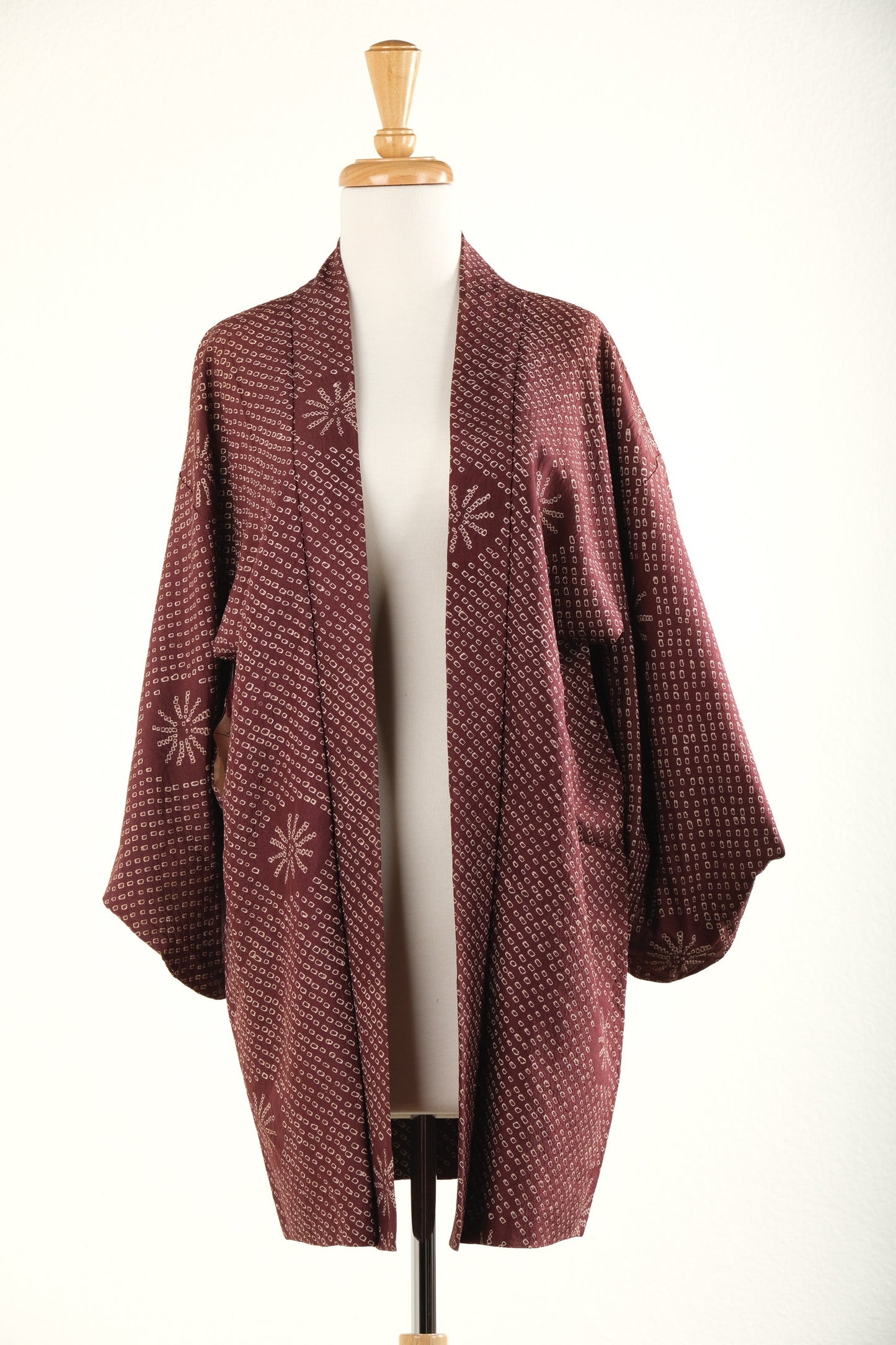 Vintage Kimono in Burgundy Shibori Flower