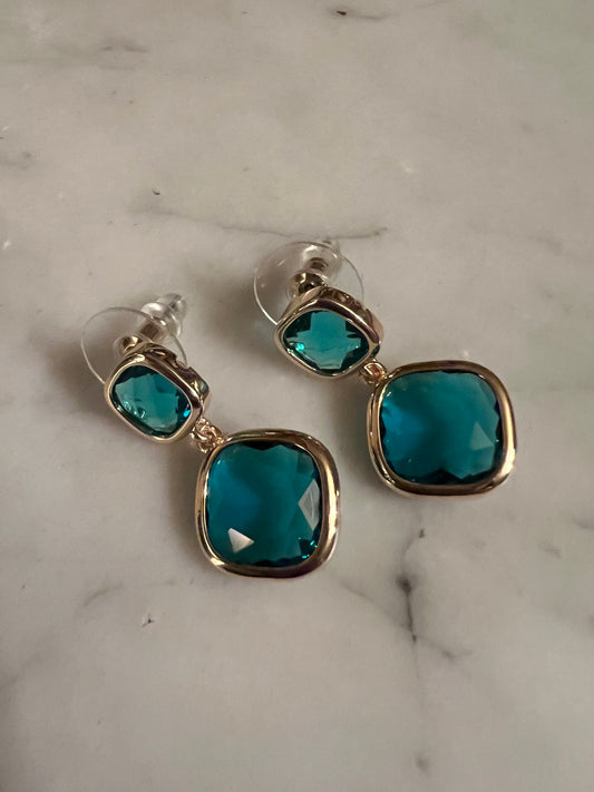 Promise earring in aqua