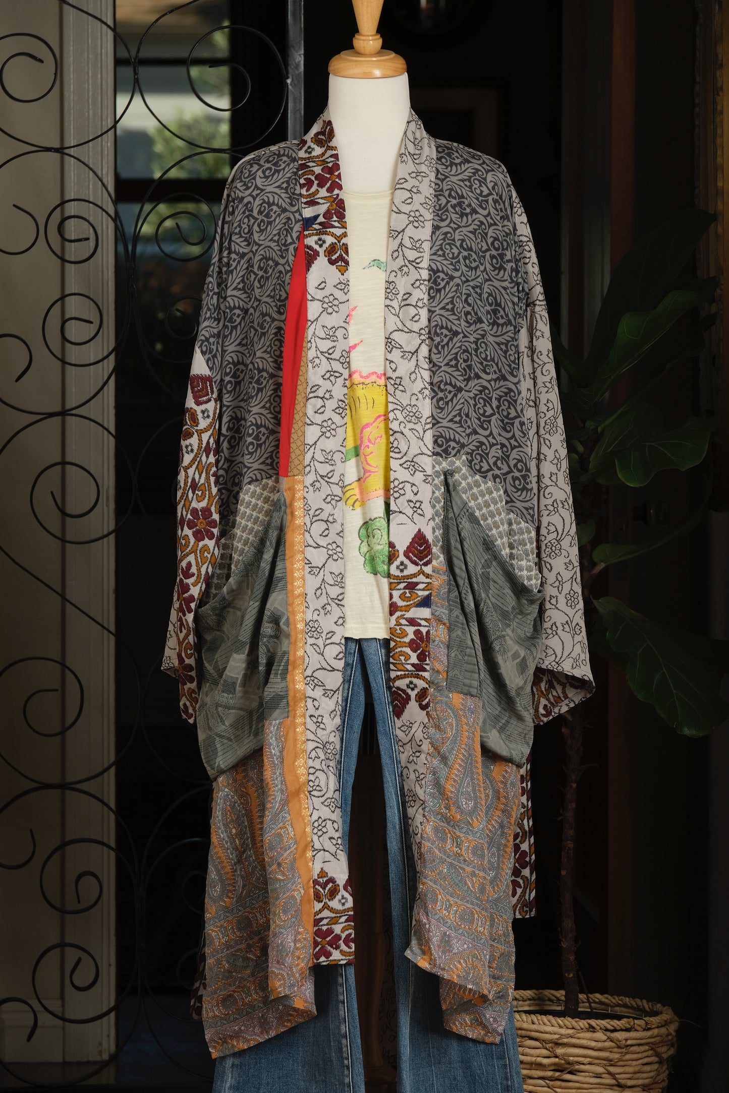 Silky Pocket Duster in Grey Shadow Flower