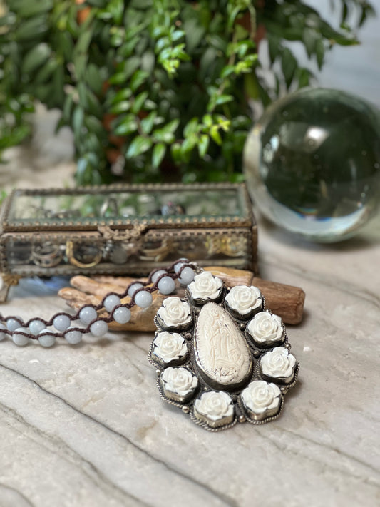 Guadalupe with white roses 1451