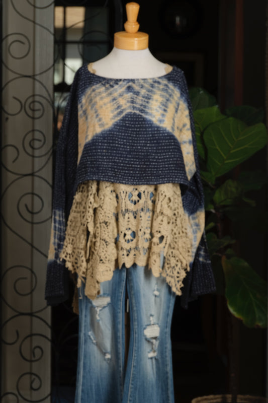 Crop Top in Tie Dye Blue Arrow