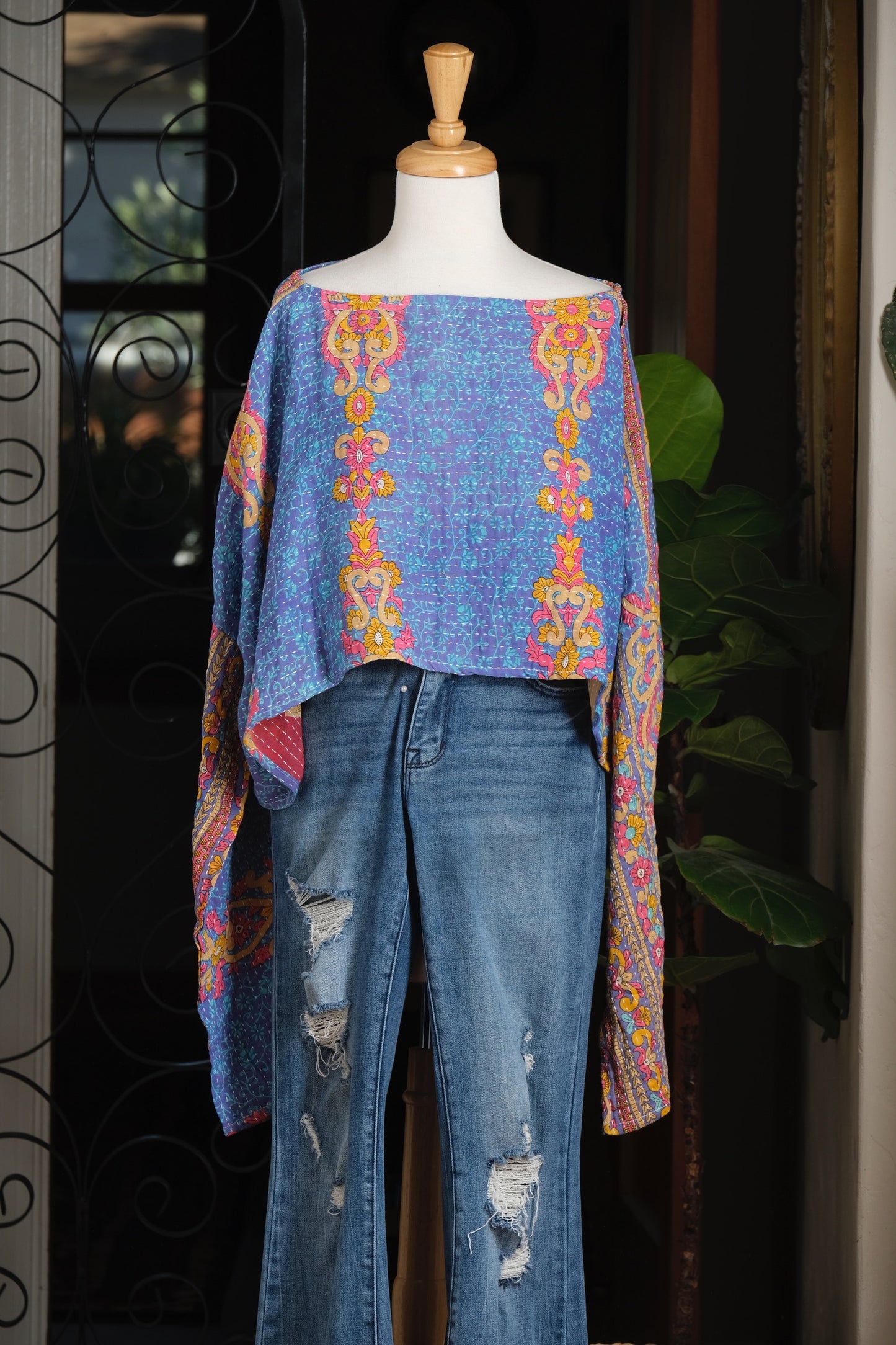 Crop Top in Vivid Daisies